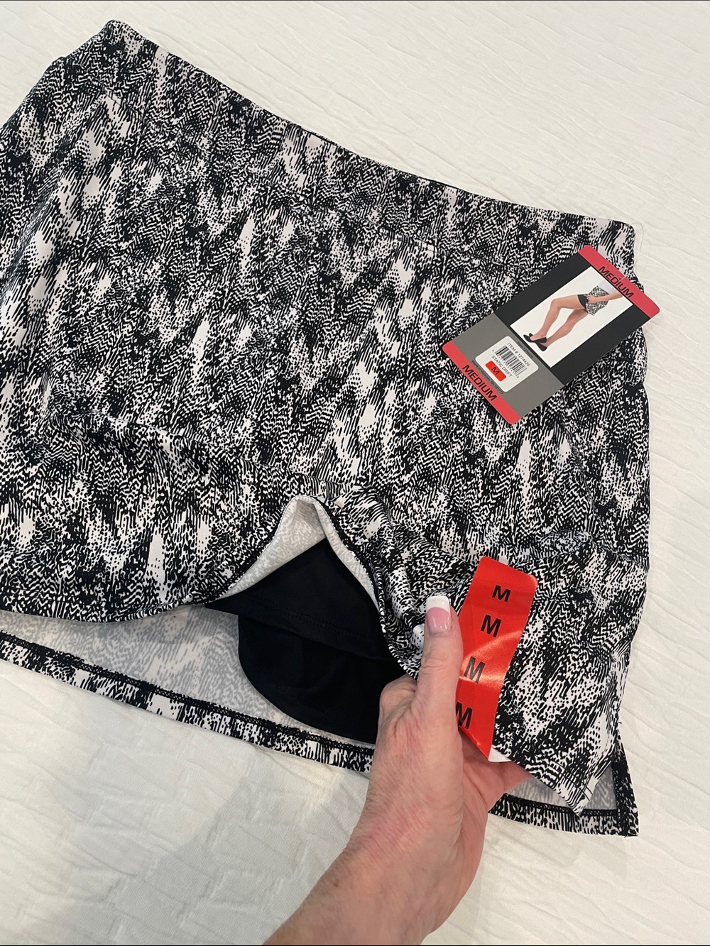 NWT Tranquility Skort Black & White Static Drift Printed